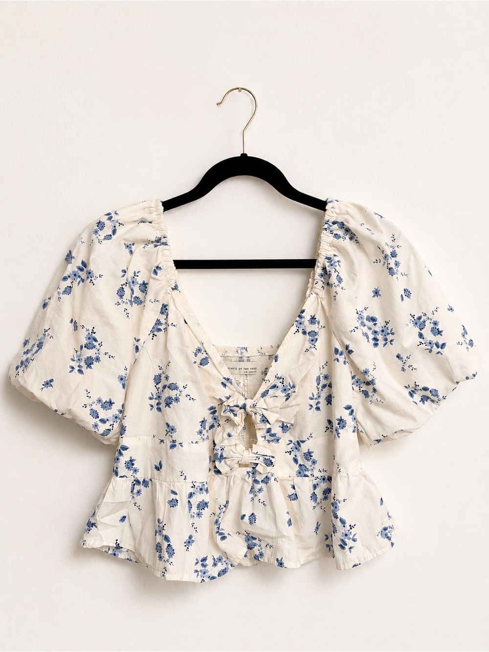 Band of the Free Los Angeles Blue Floral Smocked Peplum Puff Sleeve Crop